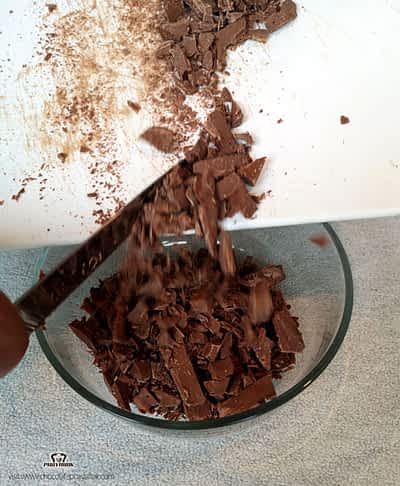 HOW TO PREVENT CHOCOLATE FROM SEIZING?