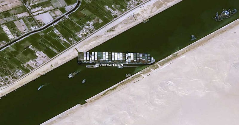 Suez Kanal blockiert durch Containerschiff