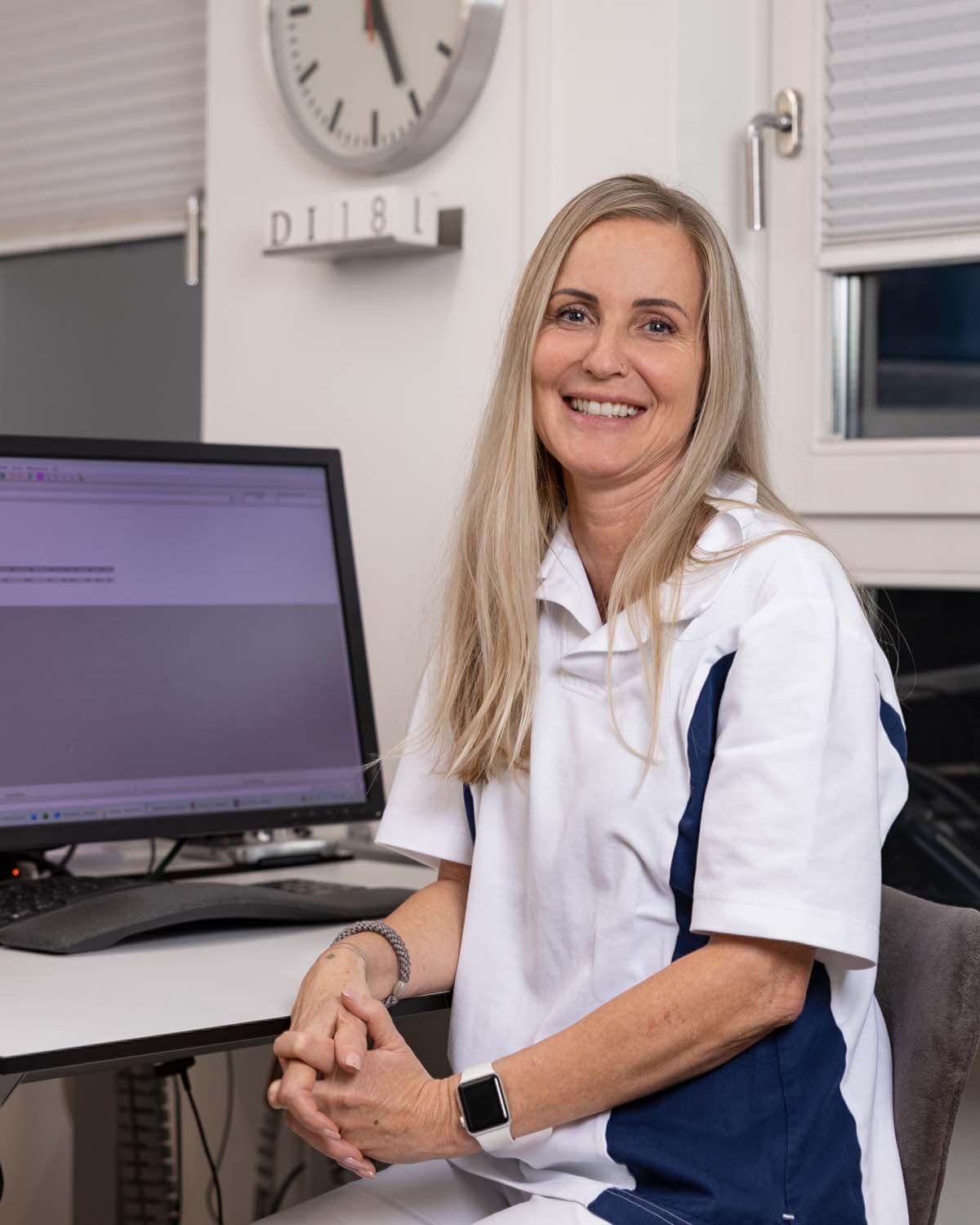 Sandra Werthmüller, MPA und Laserassistentin mit Laserschutzfachausweis Sandra Werthmüller, MPA und Laserassistentin mit Laserschutzfachausweis