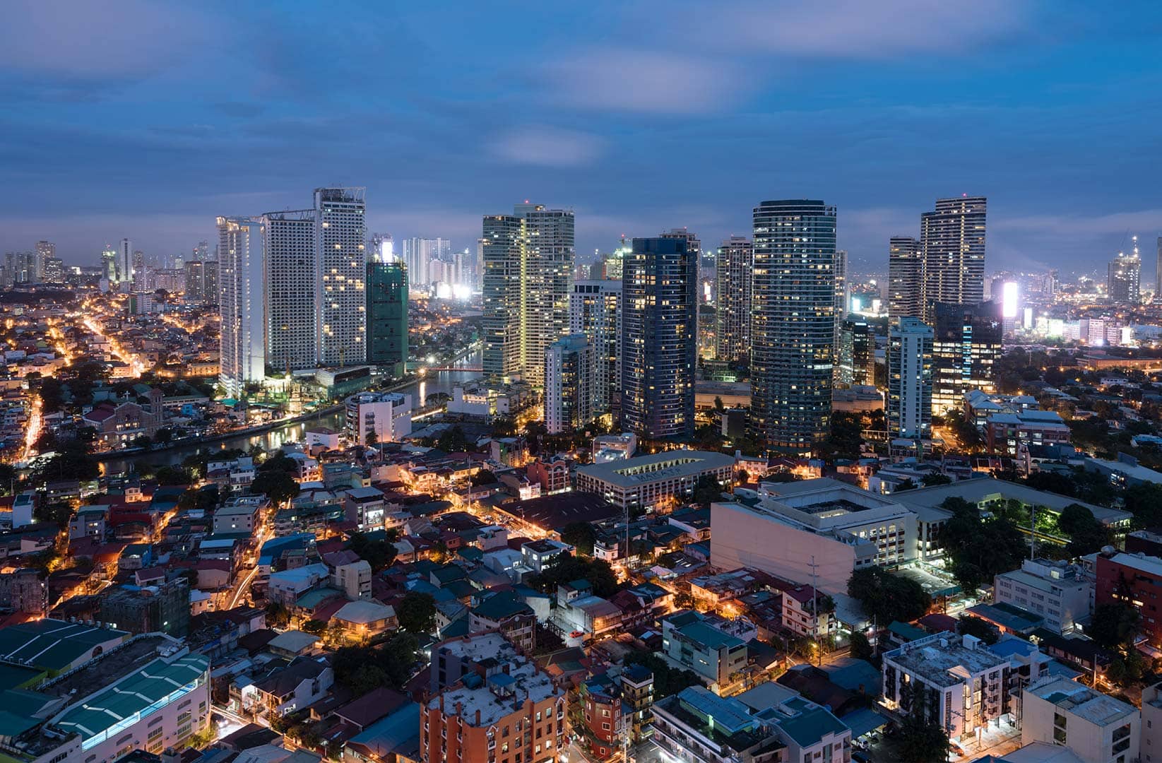 Moving to the Philippines - Manila by night