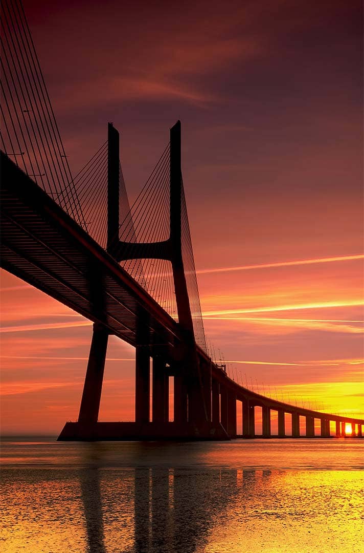 Umzug Portugal - Vasco da Gama Brücke Lissabon